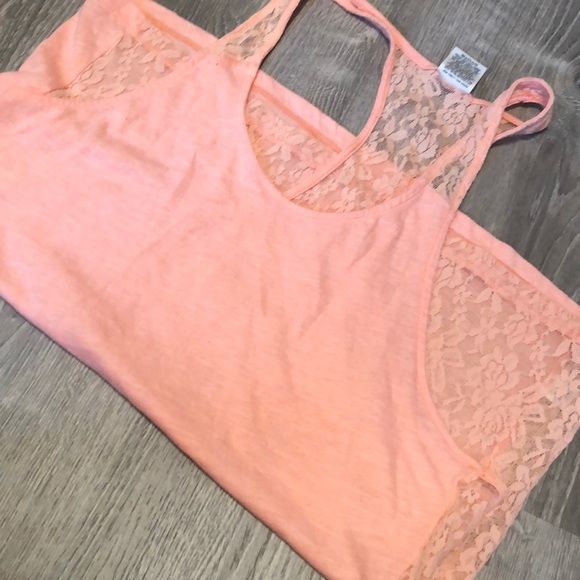 VS Pink Tank - Picture 4 of 4